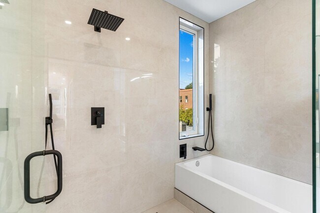 Building Photo - 3 Bed 2.5 Bath Seattle Home! Beautiful Brand New Construction!