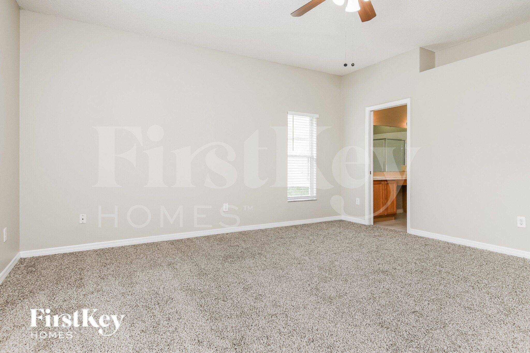 Building Photo - 495 Lancer Oak Dr