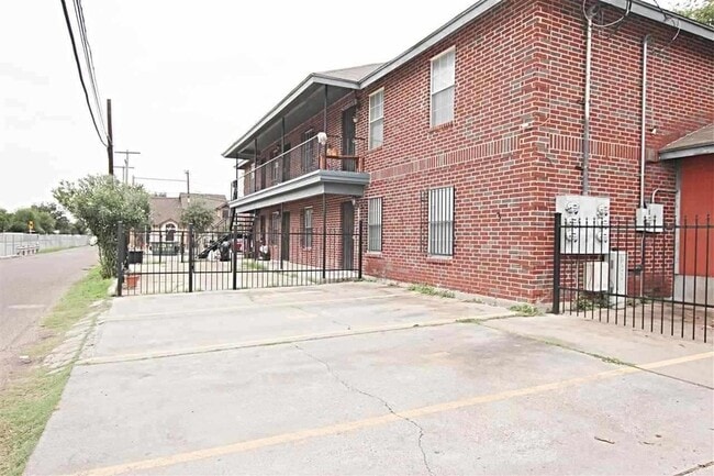 Building Photo - 103 Mims Ave