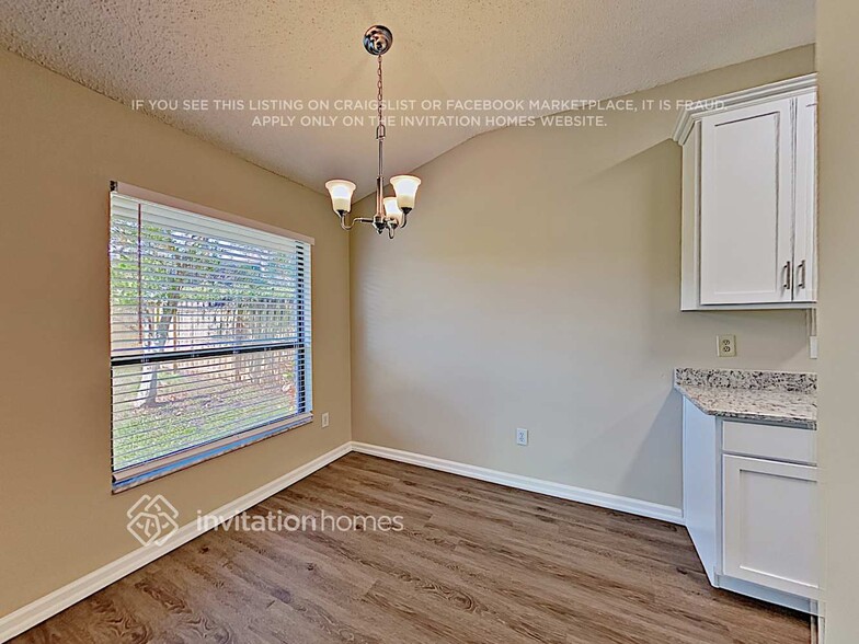 Building Photo - 591 Holbrook Cir