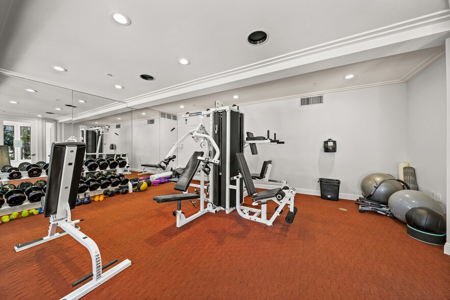 Building Photo - 2400 5Th Ave