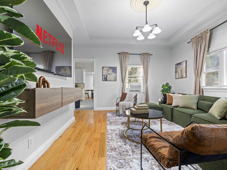 Building Photo - 110 Glen St