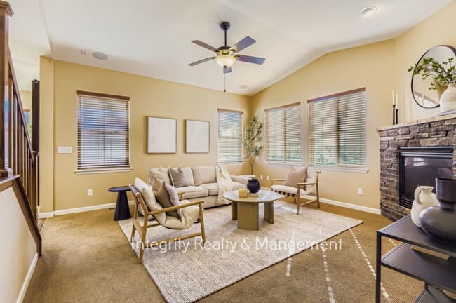 Building Photo - 3839 Donnington Cir
