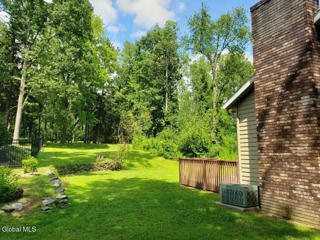 Building Photo - 3 Springwood Manor Dr