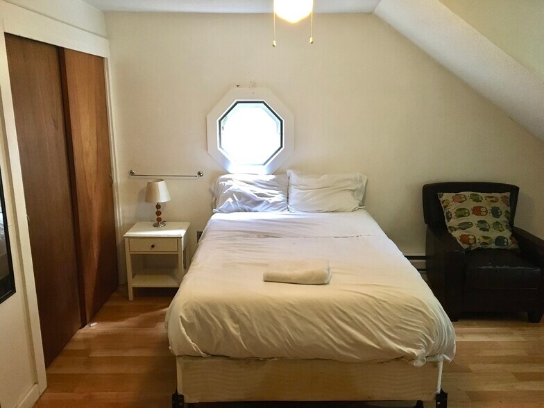 Building Photo - 157 Perkins St