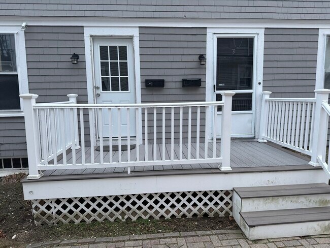 Building Photo - 5 Lothrop St