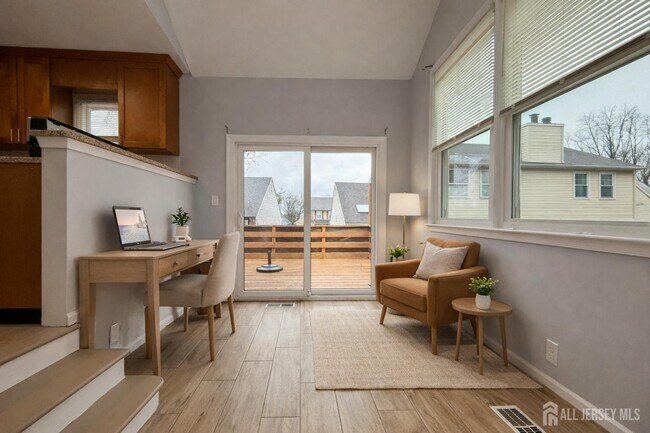 Building Photo - 6 Allison Dr