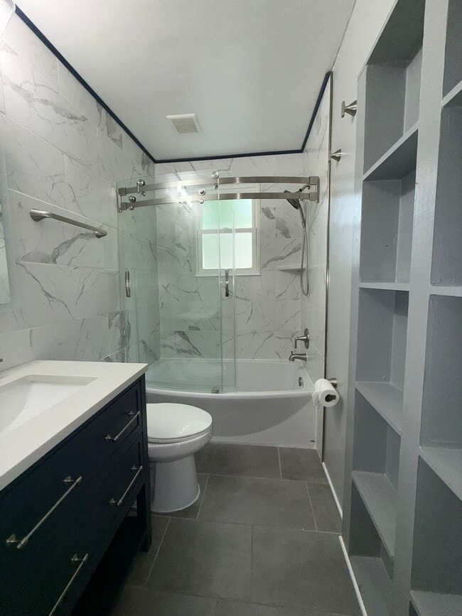 Building Photo - Beautifully Updated 4 Bedroom Cape Cod