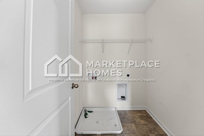 Building Photo - 12318 Hatmaker Ln