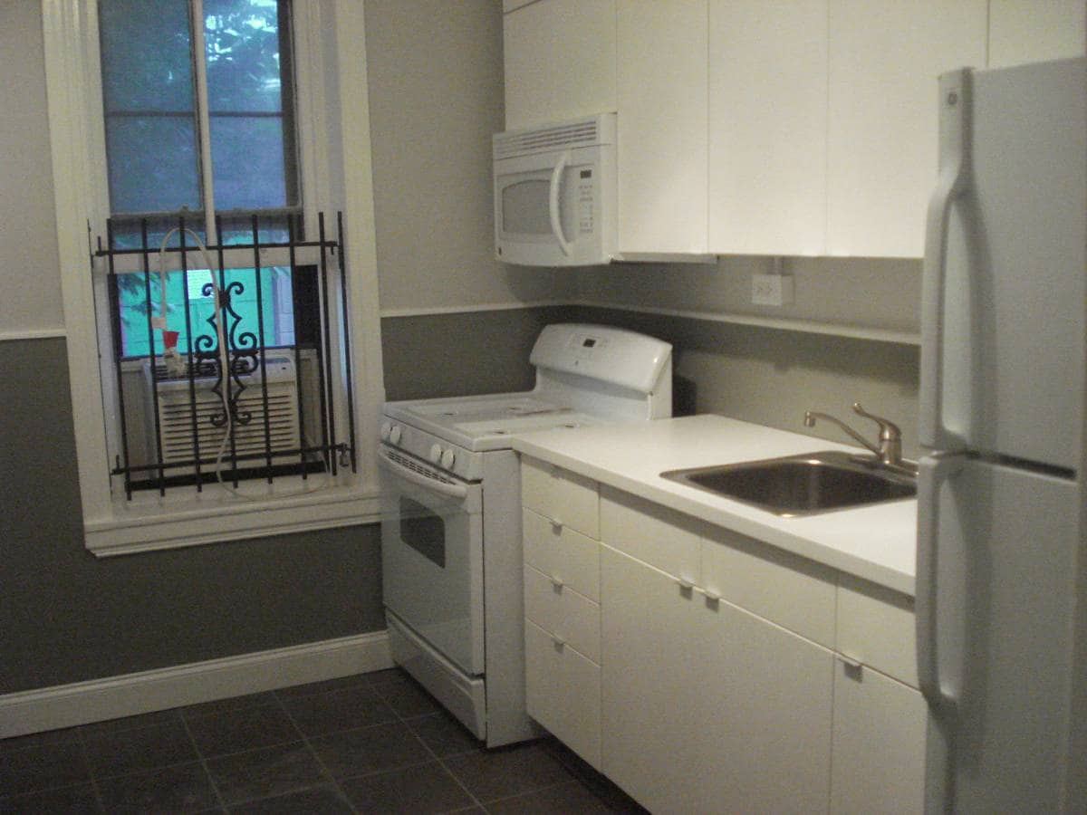 Kitchen - 2404 Parrish St