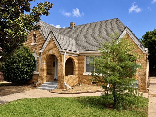 Building Photo - 941 East Dr