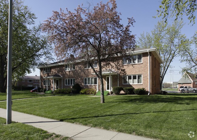 Primary Photo - 3490 S 82nd St