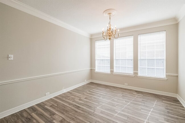 Building Photo - 5911 Brook Bend Dr