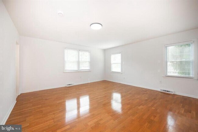 Building Photo - 1226 Fleetwood Rd