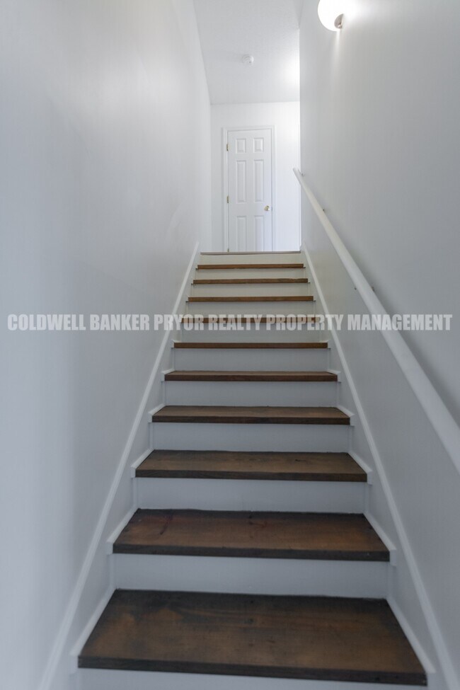 Building Photo - 1240 N Concord Rd