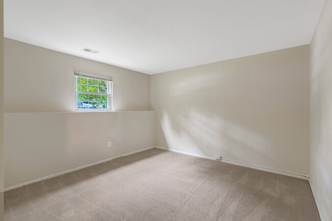 Building Photo - 1848 Heather Glen Ct