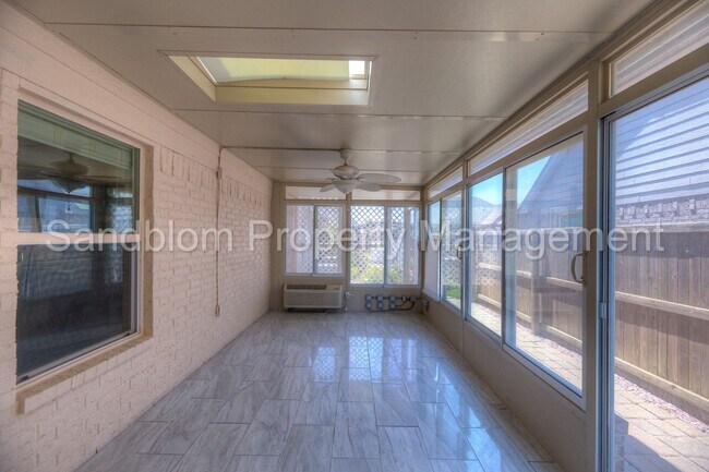 Building Photo - For Lease | Bixby | $2999 Rent | Available...