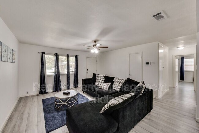 Building Photo - 1402 Randolph St