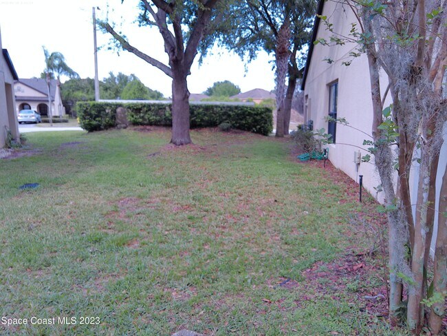 Building Photo - 435 Margie Dr