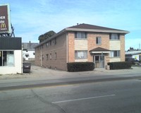 Building Photo - 8420 W Greenfield Ave