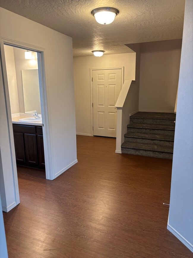 Building Photo - 1382