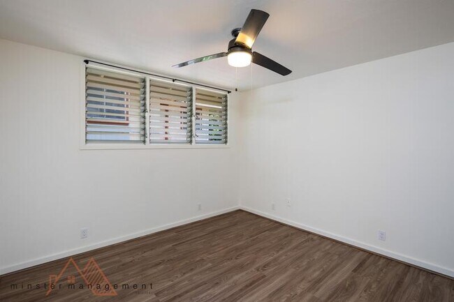 Building Photo - 2133 Metcalf St