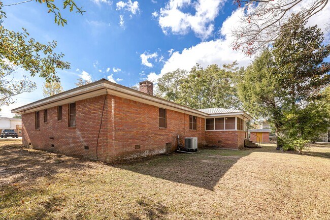 Building Photo - Home for Rent on the Bayou