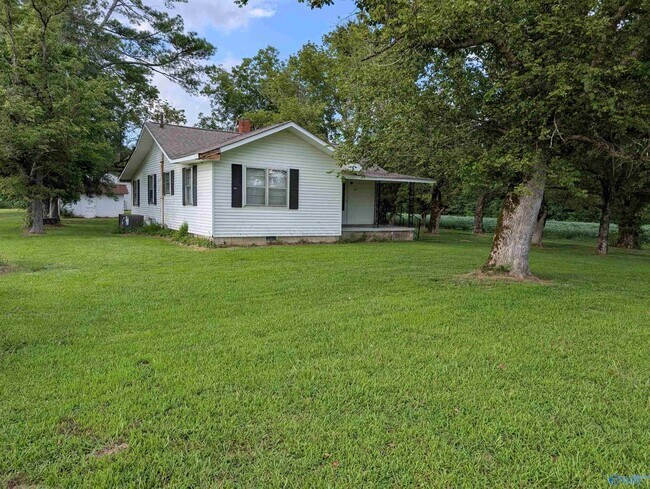 Building Photo - 665 Cave Spring Rd