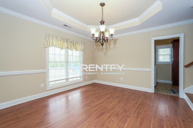 Building Photo - 5485 Styers Ferry Rd