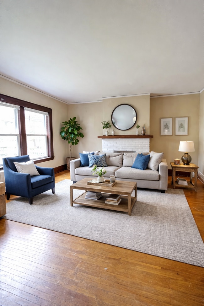Building Photo - AVAILABLE JUNE 1ST - 4 Bed/1 Bath: Now With $250 Off First Months Rent!
