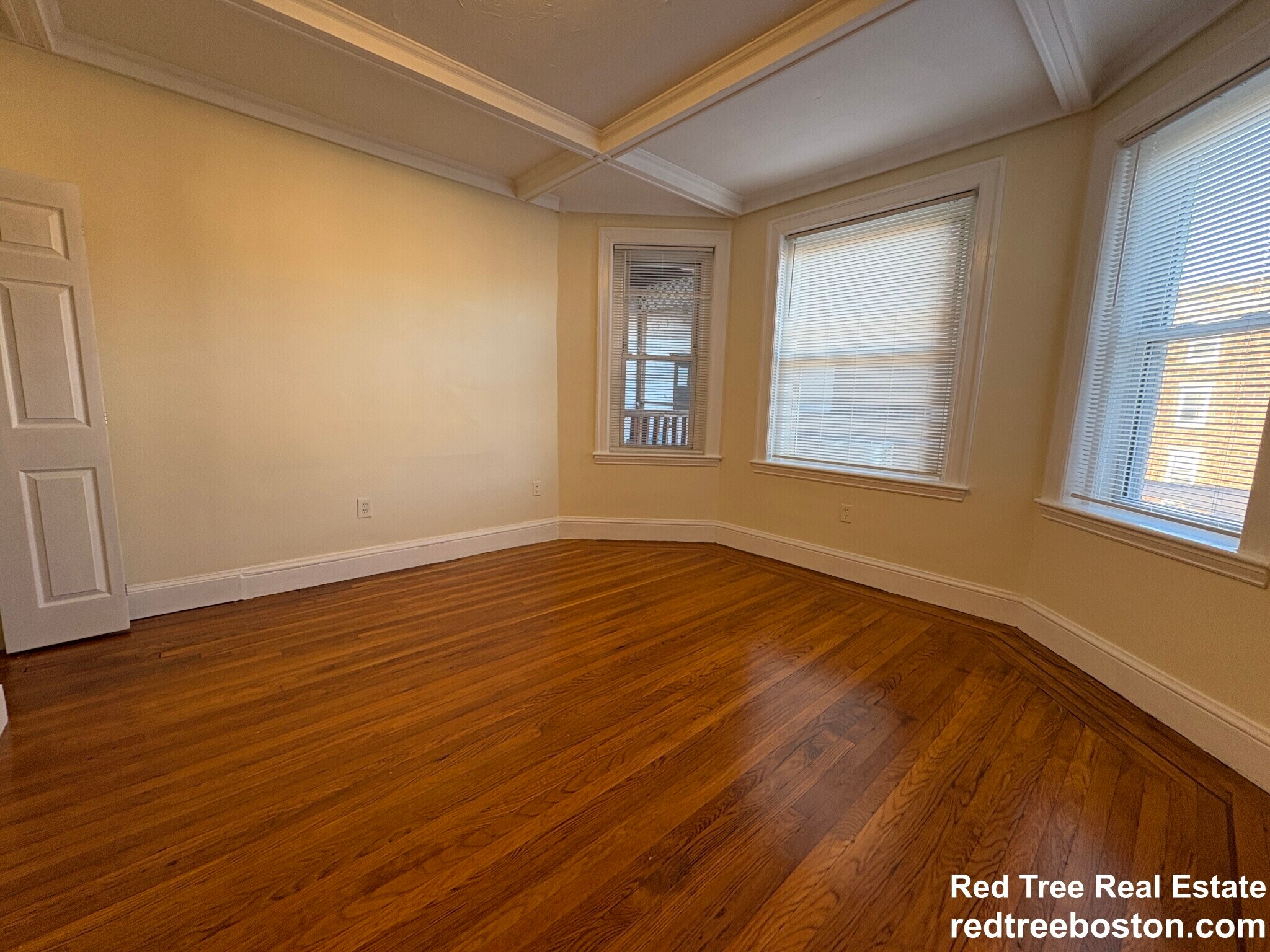 Building Photo - 73 Thatcher St