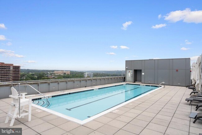 Building Photo - 2001 15th St N