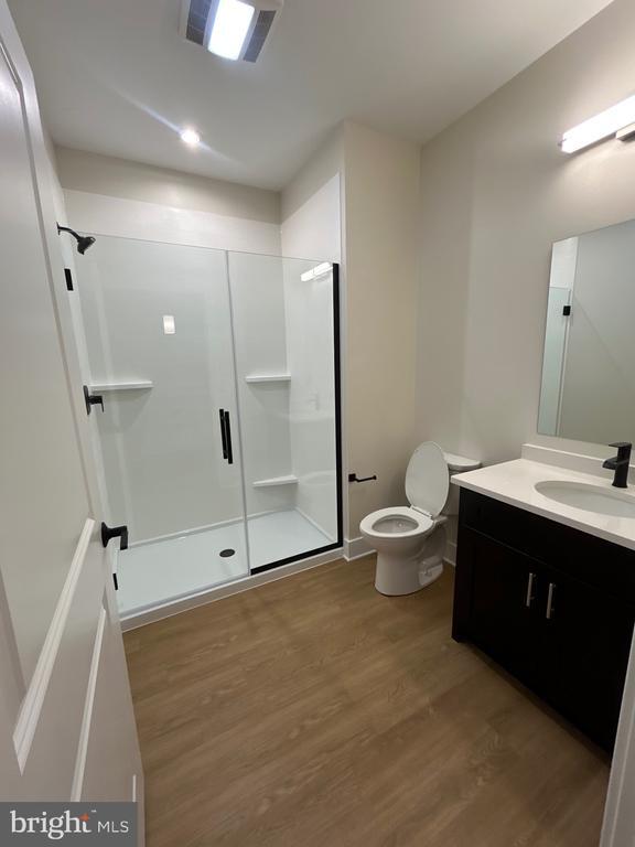 Building Photo - 624 Main St