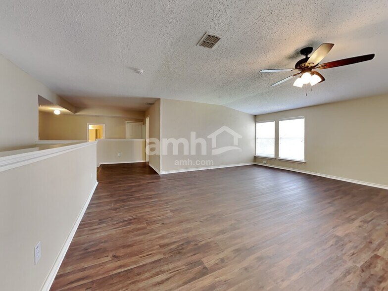 Building Photo - 205 Kissimmee Dr