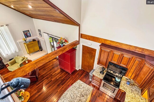 Building Photo - Beautiful & Spacious 3 Bedroom 3 Baths