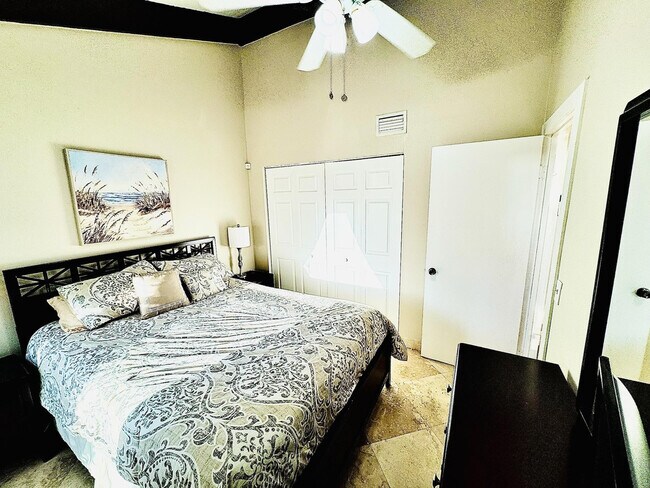 Building Photo - 2121 SW 82nd Ave