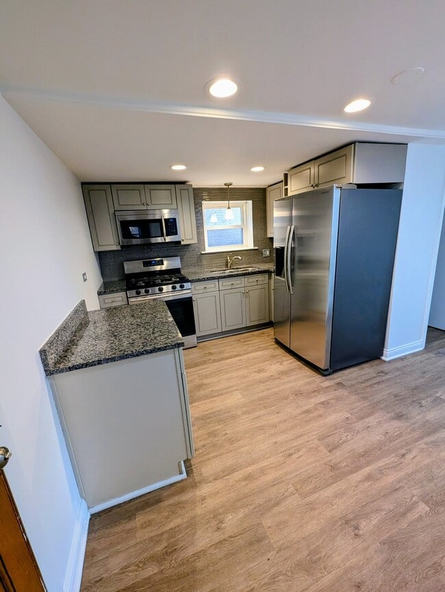 Building Photo - 1616 N 17th Ave