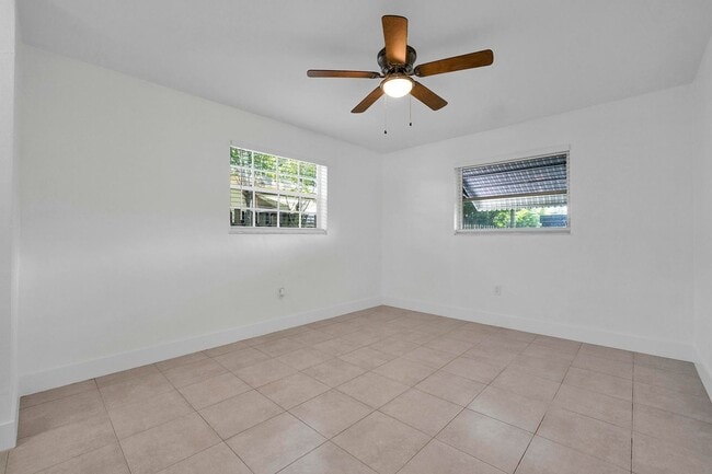 Building Photo - Sunrise Gem: Updated 2-Bed, 2-Bath with Garage Parking