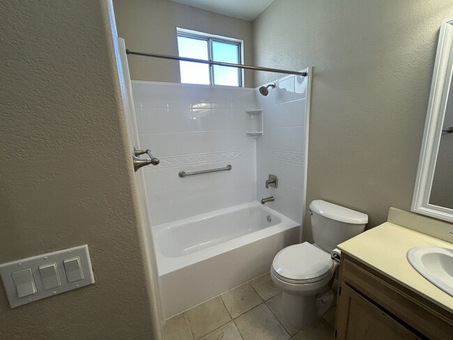 Building Photo - Beautiful 3bed/2bth in San Marcos!