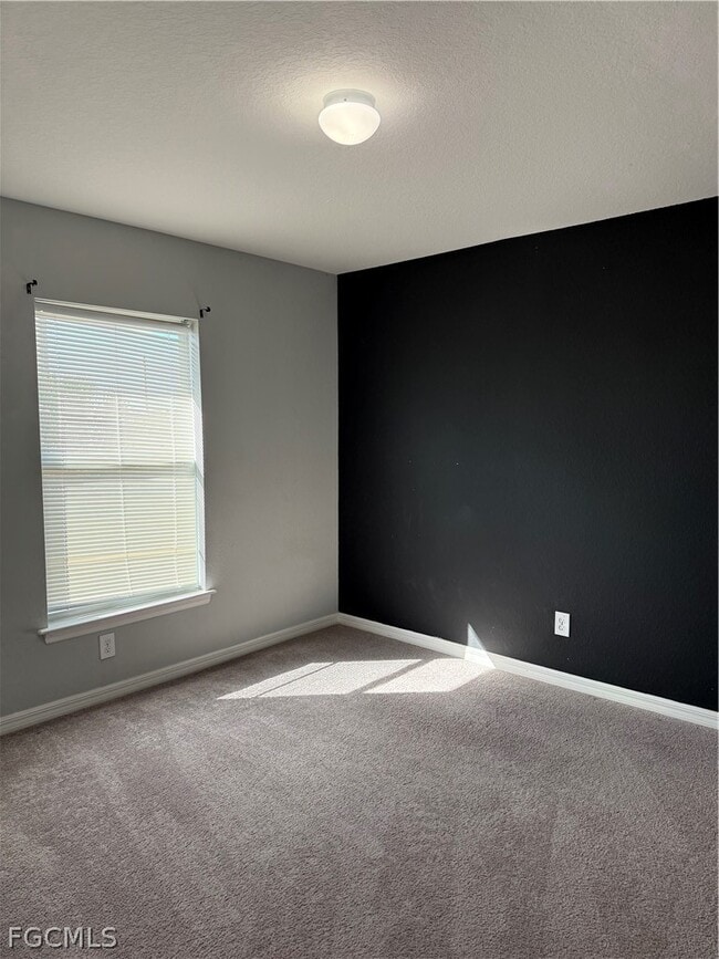 Building Photo - 910 NW 8th Terrace