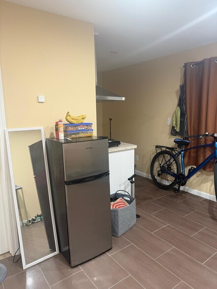 Building Photo - 5 View Ct