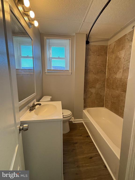 Building Photo - 1623 Carswell St