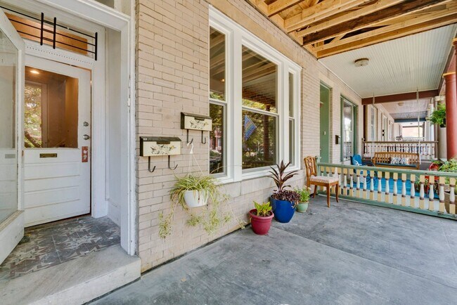 Building Photo - 3015 N Calvert St