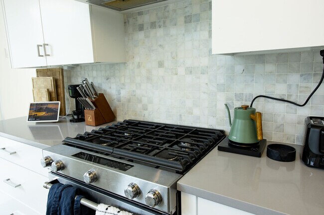 Building Photo - 507 S Park Dr