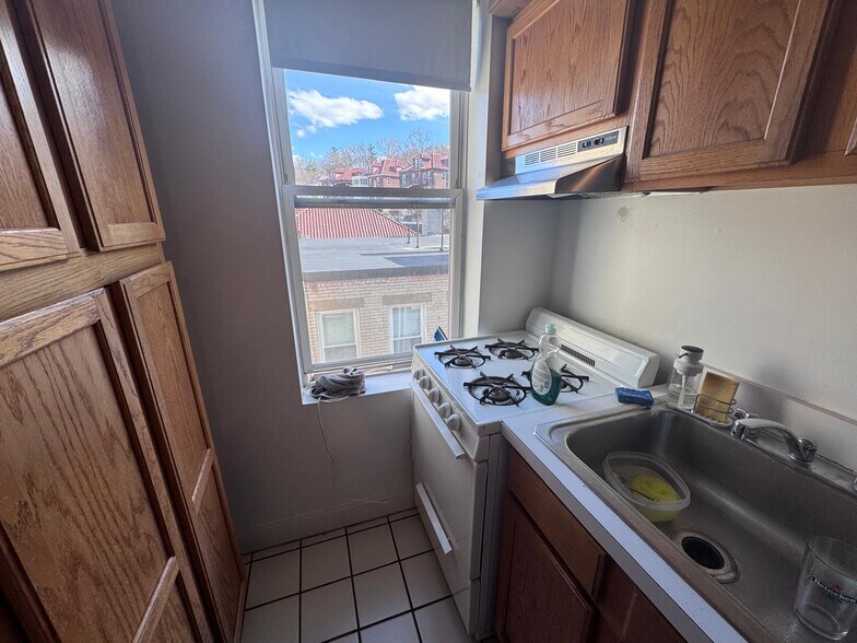 Building Photo - 100 Brainerd Rd