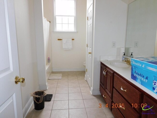 Building Photo - 214 Spanish Trail