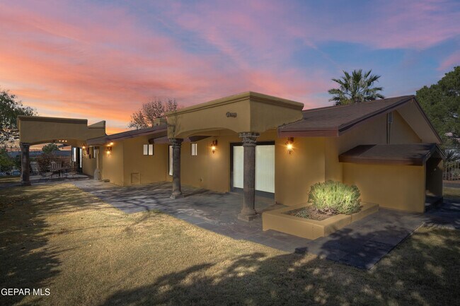 Building Photo - 6204 Pinehurst Dr