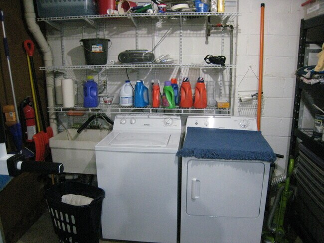 Building Photo - 858 New Mark Esplanade