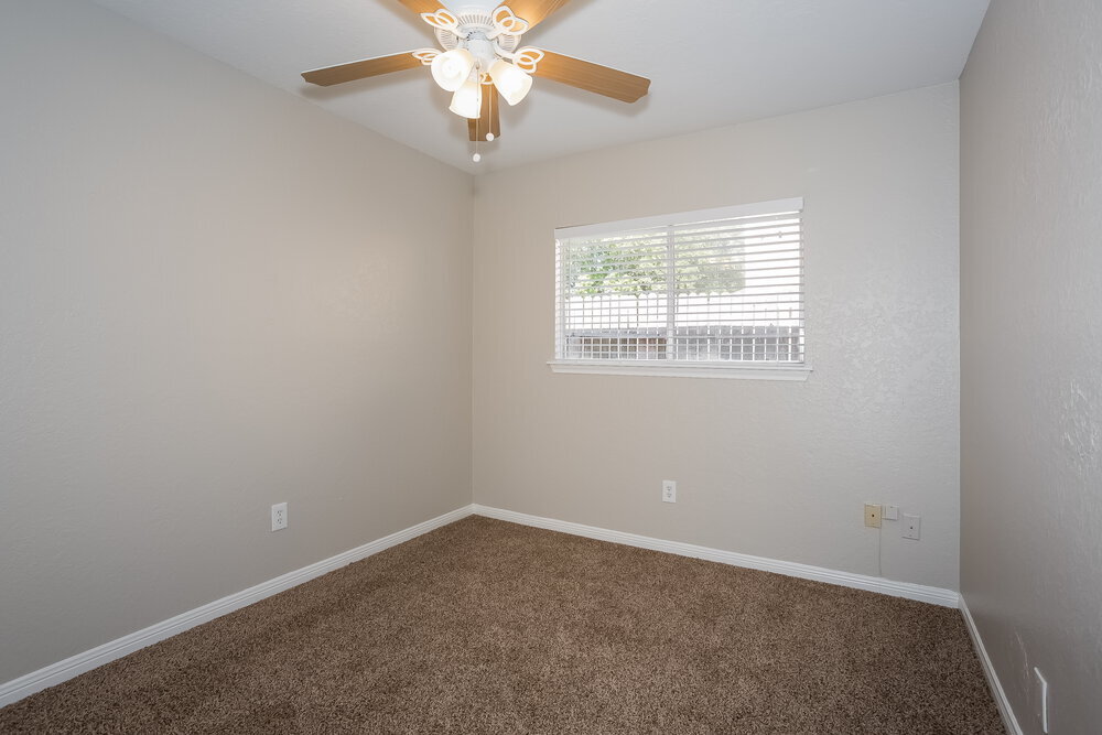 Building Photo - 19523 Lake Hollow Ln