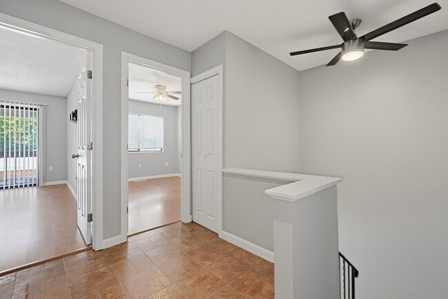 Building Photo - 167 Greenbrook Dr